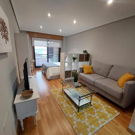 Estudio Centrico Con Garaje Y Vistas Al Mar.