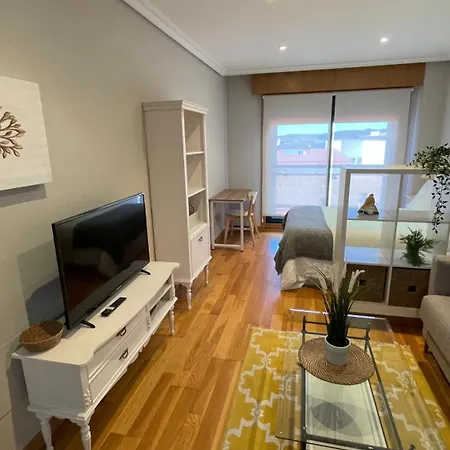 Apartamento Estudio Centrico Con Garaje Y Vistas Al Mar.